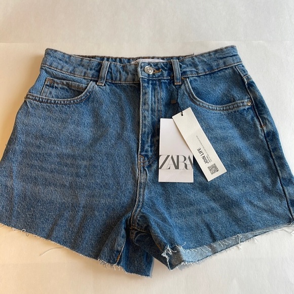 ZARA Denim Shorts with Jewel Button Mid-Blue Size NWT Size 4 - Picture 2 of 5
